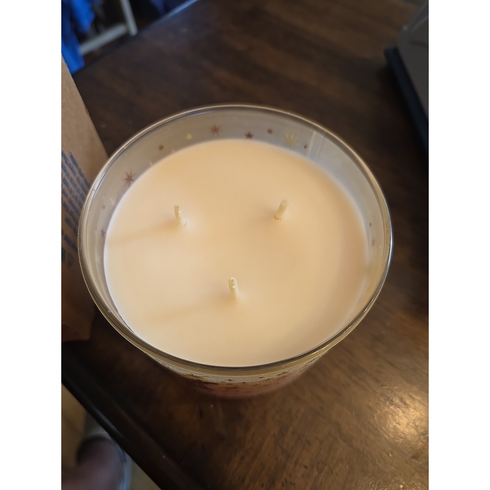Bath & Body Works THE PERFECT CHRISTMAS 3-Wick CANDLE 14.5 oz NEW 2022 - Picture 3 of 5